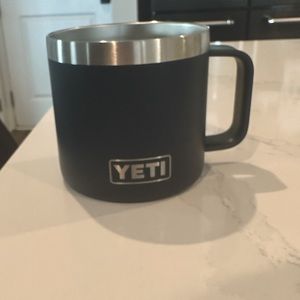 Yeti RAMBLER® 14 OZ MUG - Navy Blue